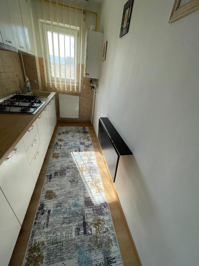 Apartament Cina Husi Exterior foto